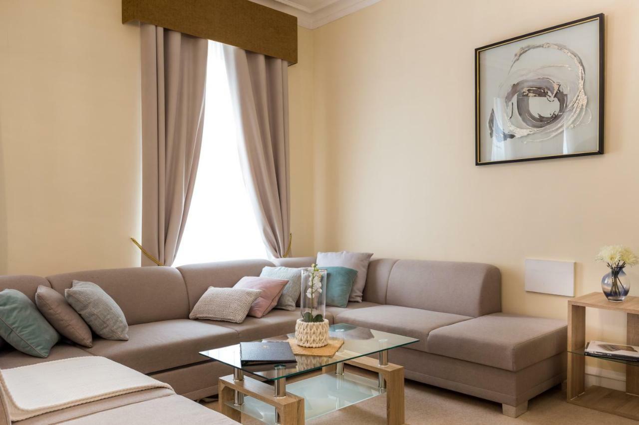 Park Lane Apartments/Shaw House Londra Dış mekan fotoğraf
